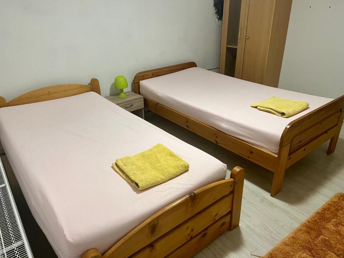 Doppelbett Zimmer Mit Gemeinschaftbad Borgholzhausen Buitenkant foto